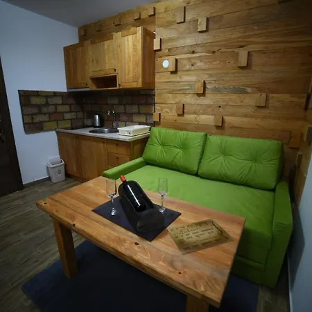 Drugarska Prica * יהורינה